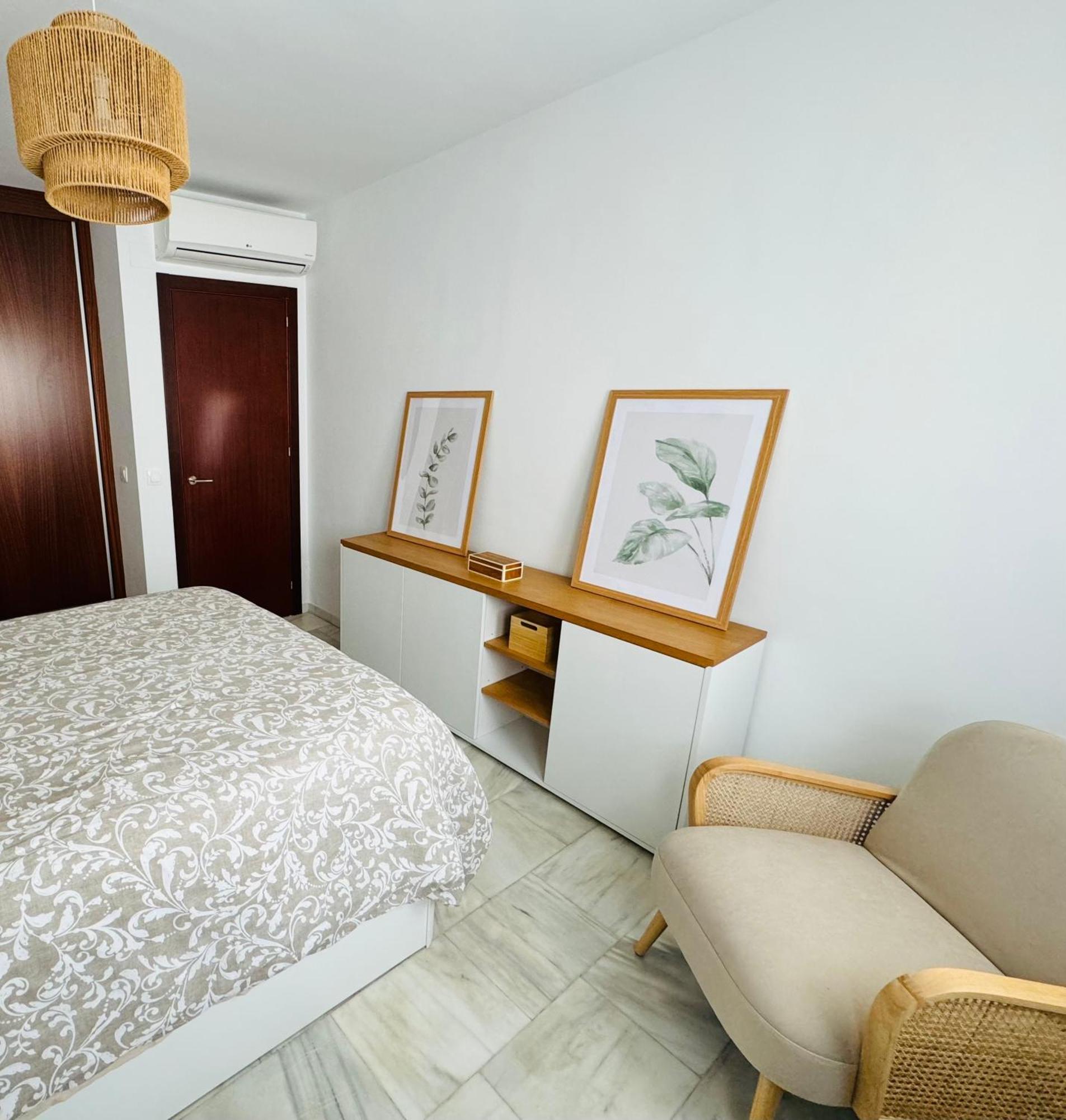 Behappy Salitre - Con Aparcamiento Apartment Malaga Luaran gambar